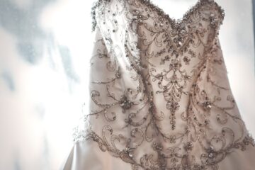 Photo strapless dress